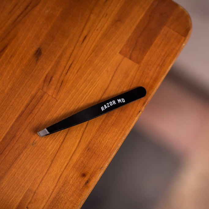 RAZOR MD Slanted Blackout TWEEZERS